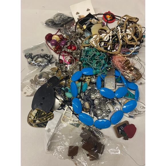 Mixed Jewelry Parts Box 3 Pounds Craft Parts Broken & Whole - Picture 2 of 10